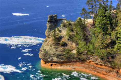 Miners Castle and Lake at Pictured Rocks National Lakeshore, Michigan ...