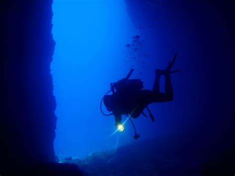 Cave diving | Naxos Diving Center