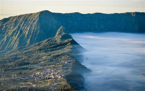 Volcano with Smoke · Free Stock Photo