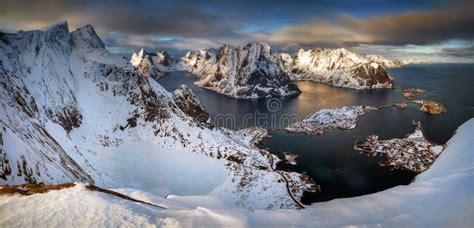 Winterpanorama Van Reinebringen Stock Afbeelding - Image of winter ...