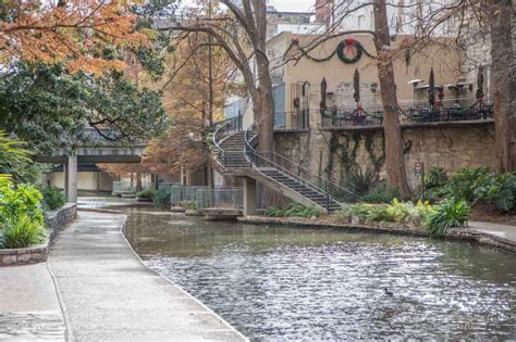 Visiting the San Antonio River Walk || A Photographer's Paradise!