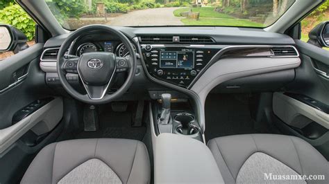 2019-toyota-camry-xle-interior-pictures-1920x1080 - MuasamXe.com