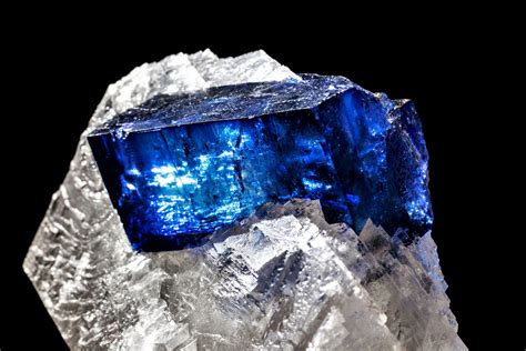 Halite | Crystals, Crystals minerals, Rocks and crystals