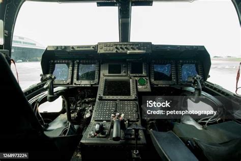 In The Cockpit Of A V22 Osprey Stock Photo - Download Image Now - V-22 ...