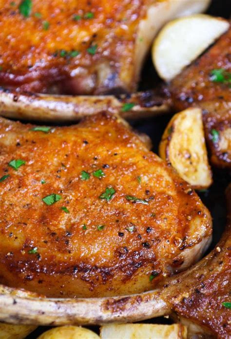 Easy Pan Fried Pork Chops Recipe - TipBuzz