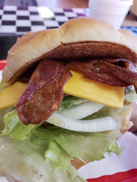 Fred's Burgers | 2754 Alpine Blvd, Alpine, CA 91901, USA