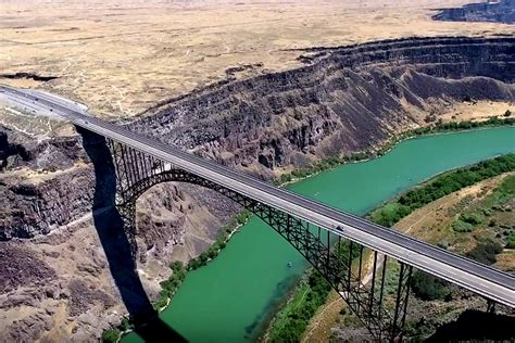 Drone Footage of the Perrine Bridge Will Blow Your Mind