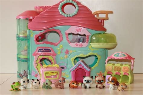 Adorable Littlest Pet Shop Toys