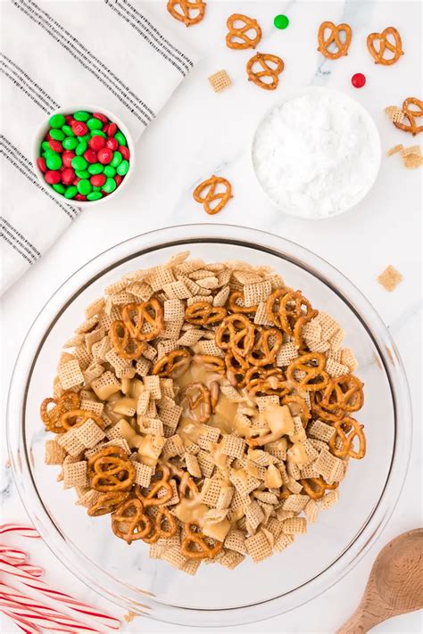 {THE Best} Christmas White Chocolate Chex Mix Recipe