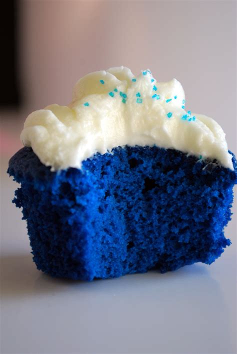 Bake.Frost.Repeat: Blue Velvet Cupcakes