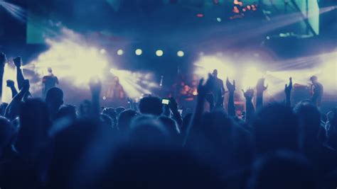 crowd-and-lights-at-a-concert image - Free stock photo - Public Domain ...