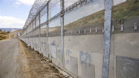 THE WALL: How long is the U.S.-Mexico border?