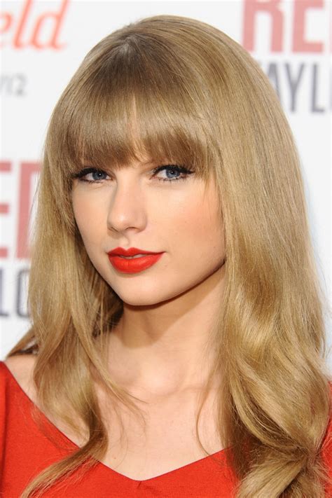 Taylor Swift in Red Lipstick: How to Get Taylor's Red Lipstick Look