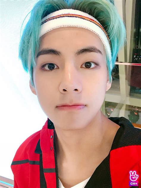 BTS Channel+ on Twitter | Kim taehyung, Taehyung selca, Taehyung