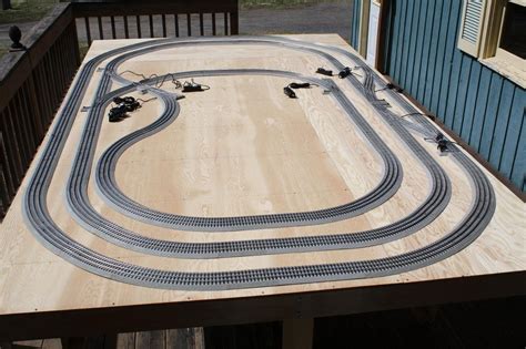 Lionel FasTrack O Gauge Layout 6 ft x 10 Ft | eBay | Model train ...