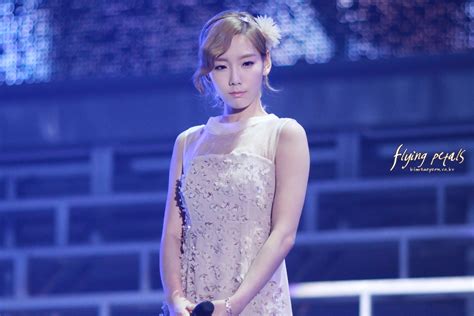 Taeyeon @ Dramatic Live 'Athena' Concert - Kim Taeyeon Photo (28521248) - Fanpop