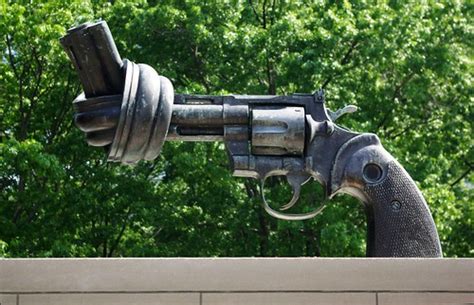 Non-violence - the Knotted Gun - United Nations | "Non-Viole… | Flickr