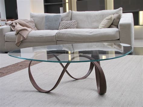 30 Glass Coffee Tables that Bring Transparency to Your Living Room