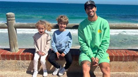 Daniel Ricciardo lapping up the sun with niece and nephew in Perth ...