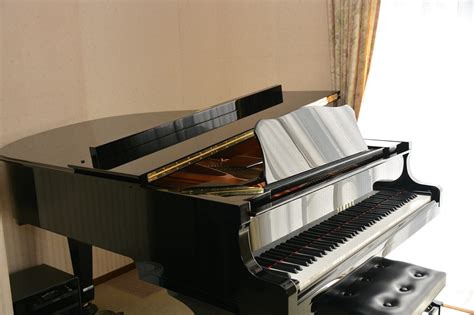 Digital Piano vs Acoustic Piano - The ultimate buyer's guide