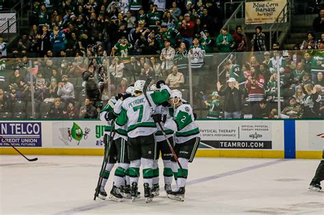 Stars Surge Past Roadrunners to Extend Point Streak | Texas Stars | AHL Affiliate to Dallas Stars