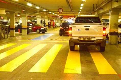 Blog de Roberto Guedes: Natal Shopping corta estacionamento de lojistas