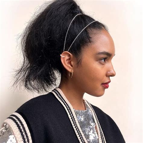 These 12 Headband Hairstyles Are All Grown-Up | Who What Wear