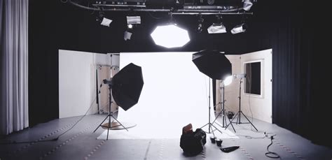 What Is Three-Point Lighting? Learn About the Lighting Technique and Tips For the Best Three ...