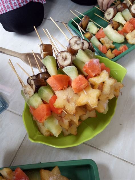 SENANGNYA BELAJAR SAMBIL MEMBUAT SATE BUAH – Labschool FIP UMJ