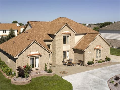 CertainTeed Landmark #designer #shingle in Resawn Shake | Residential roofing, House roof, Roofing