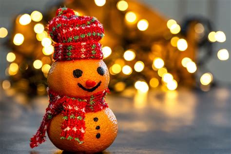 Christmas background with tangerine snowman - Creative Commons Bilder
