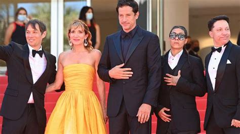 Simon Rex-starrer Red Rocket competes for top award at Cannes Film Festival