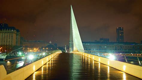 Beautiful Bridge in Puerto Madero : BuenosTours