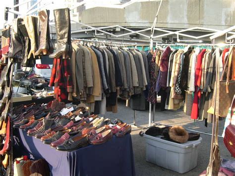 Here Be Old Things: Hell's Kitchen Flea Market: vintage clothes shopping destination