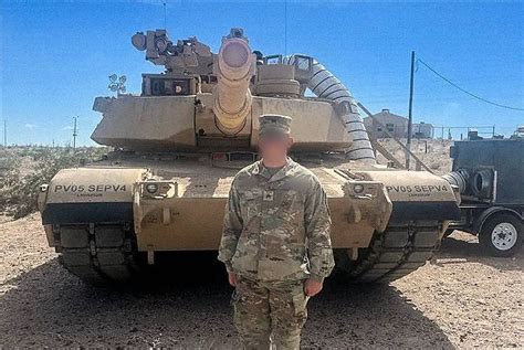 US Army Thunderhorse 2-12 Cavalry Regiment receives first M1A2 SEP V4 Abrams tank