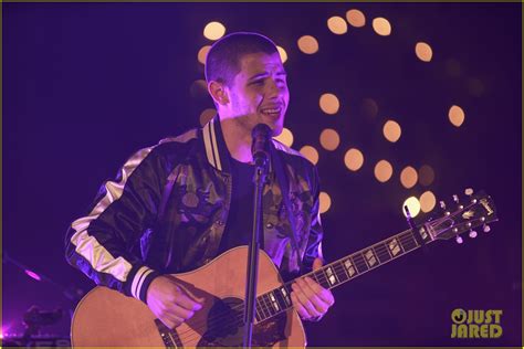 Video: Nick Jonas Performs At 'Malibu Mansion Live' Ahead of American ...