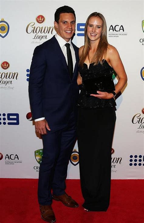 Wedding bells are ringing for ellyse perry and her rugby star boyfriend matt toomua - scoopnest.com