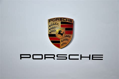 Porsche Logo Wallpaper 4K