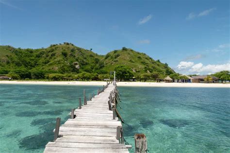 Kanawa Island - Komodo Tour Boat