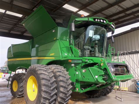 Big John Deere S680 combine New Technology Gadgets, Farm Equipment, Tractors, Farming, Deer ...