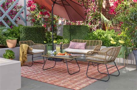 Patio Furniture Layout Guide: 5 Arrangement Ideas | Living Spaces