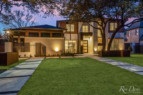 Transitional/Dallas Modern — Ron Davis Custom Homes