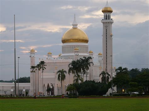 Brunei - Land of Mosques and Inedible Goo - Ali's Adventures