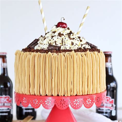 Root Beer Float Cake 2 | Cake by Courtney