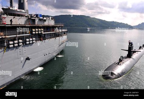 Uss emory s land as 39 submarine tender hi-res stock photography and ...