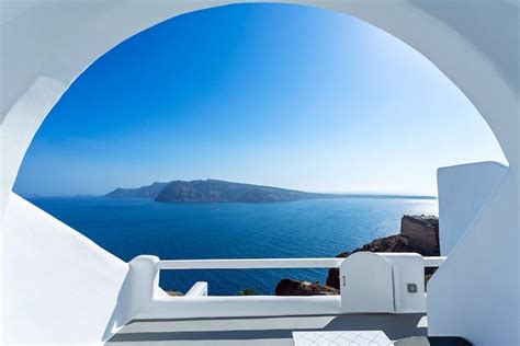 Best Places To Stay In Santorini 2022 Guide - Santorini Accommodation | Chasing the Donkey