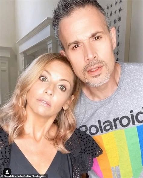 Sarah Michelle Gellar shares sweet selfie alongside husband Freddie ...