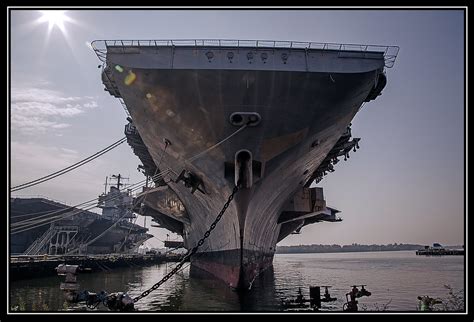 Philadelphia Naval Shipyard | USS Forrestal (to the left) an… | Flickr