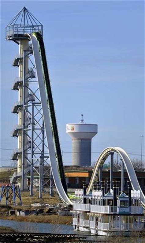 Where is the world's tallest water slide?