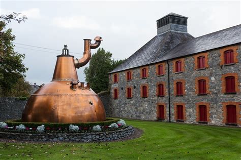 A distillery tour of Ireland - exploring the world of Irish whiskey - Electric Blue Food